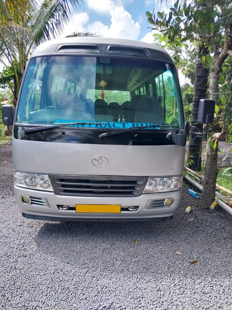 Coaster 30 places BSR Car Rental - Transfert contract bus (1)