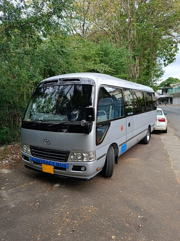Coaster 30 places BSR Car Rental - Transfert contract bus (2)