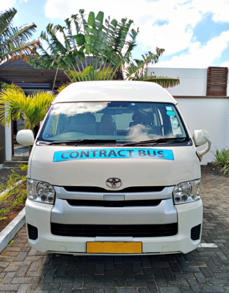 Van 15 places BSR Car Rental - Transfert contract bus (1)