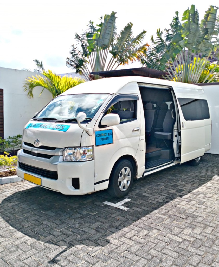 Van 15 places BSR Car Rental - Transfert contract bus (2)